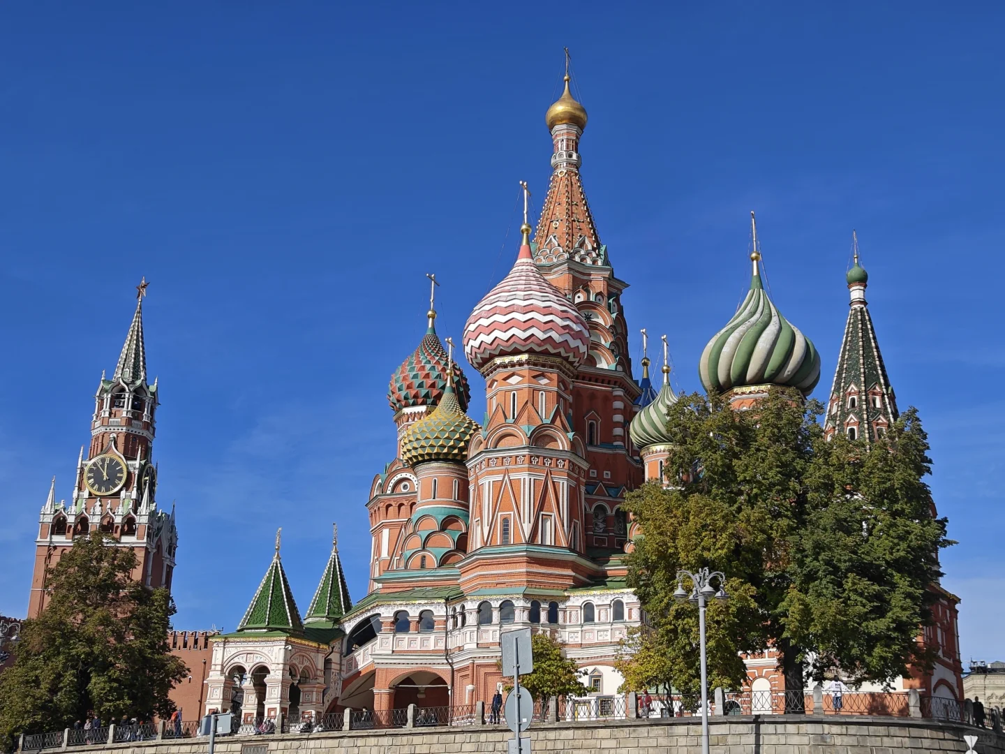 原来俄罗斯地铁红场都不用安检