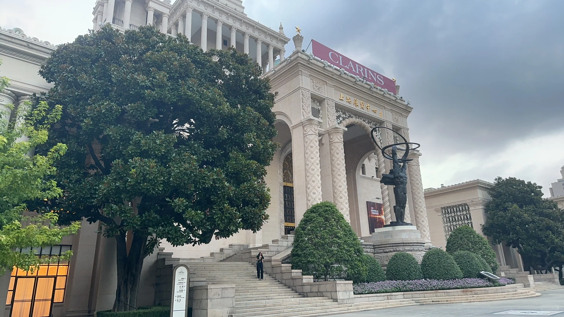 今日打卡:娇韵诗第九代 黄金双萃精华