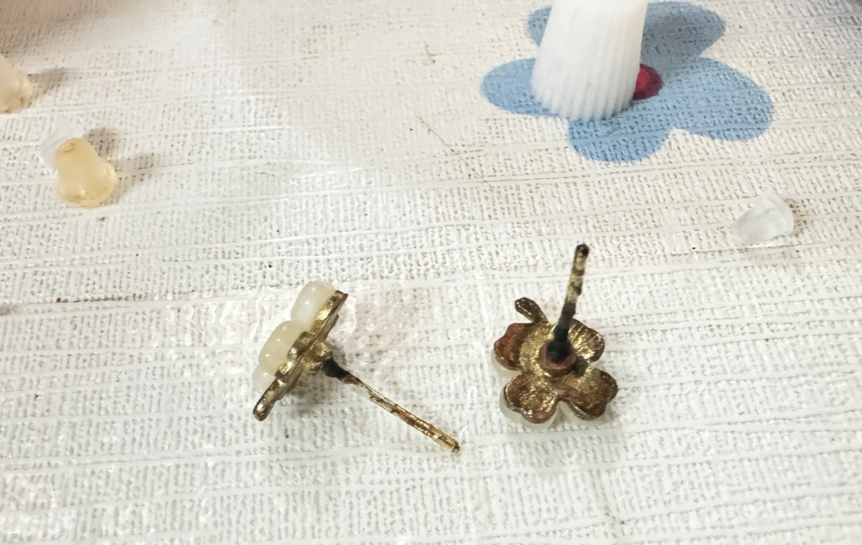 谁还在带合金耳钉！