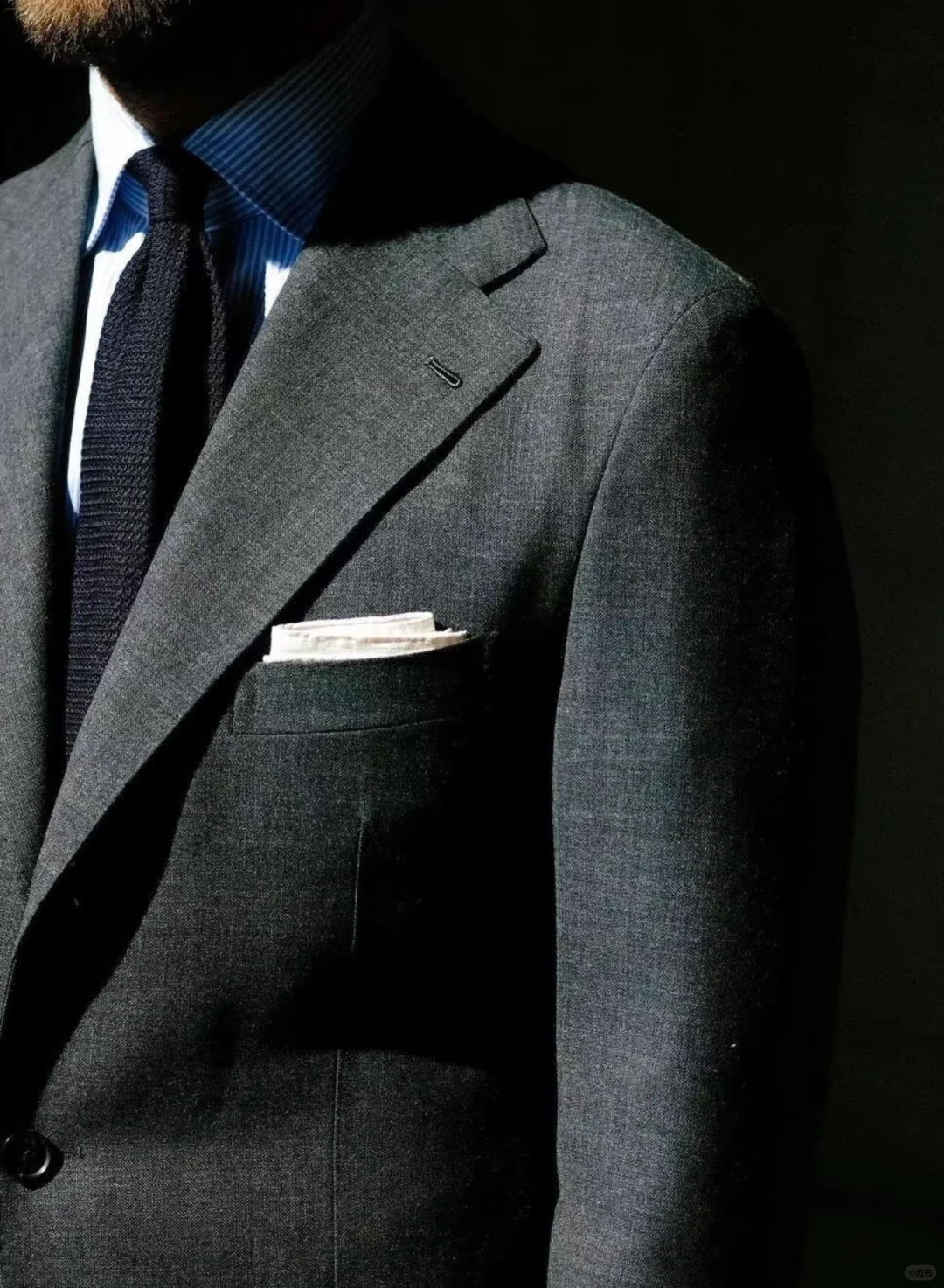 灰色系西装，如何穿出高智感?