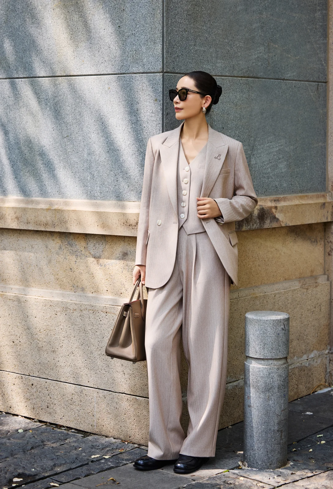 40而已｜都说我穿西装好看，对吗？