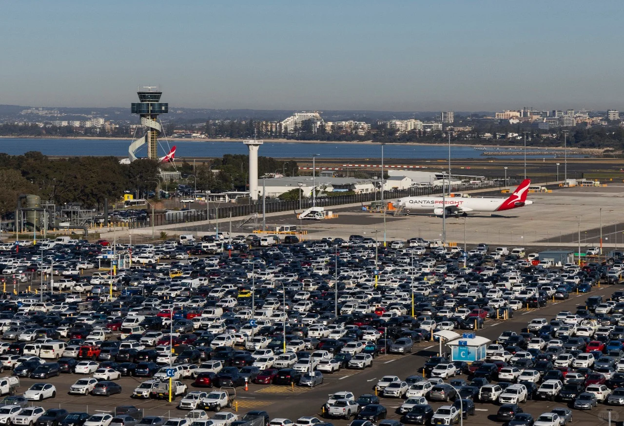 老飞机焕发“第二春”澳航321P2F客机变货机