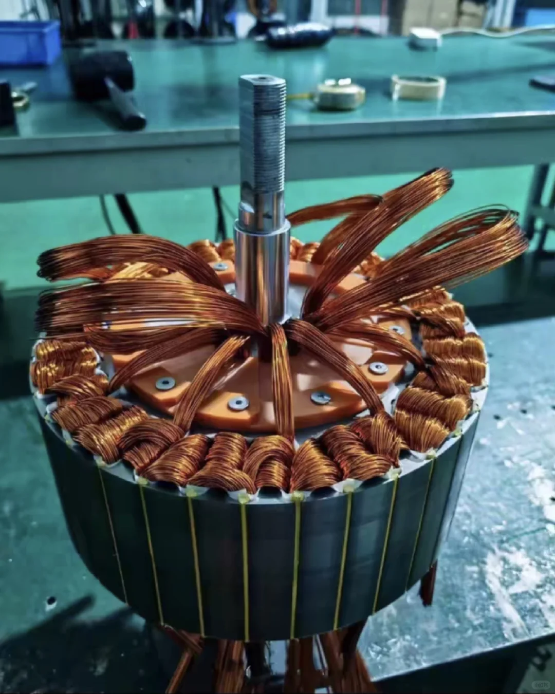 电动车的电机维修店。