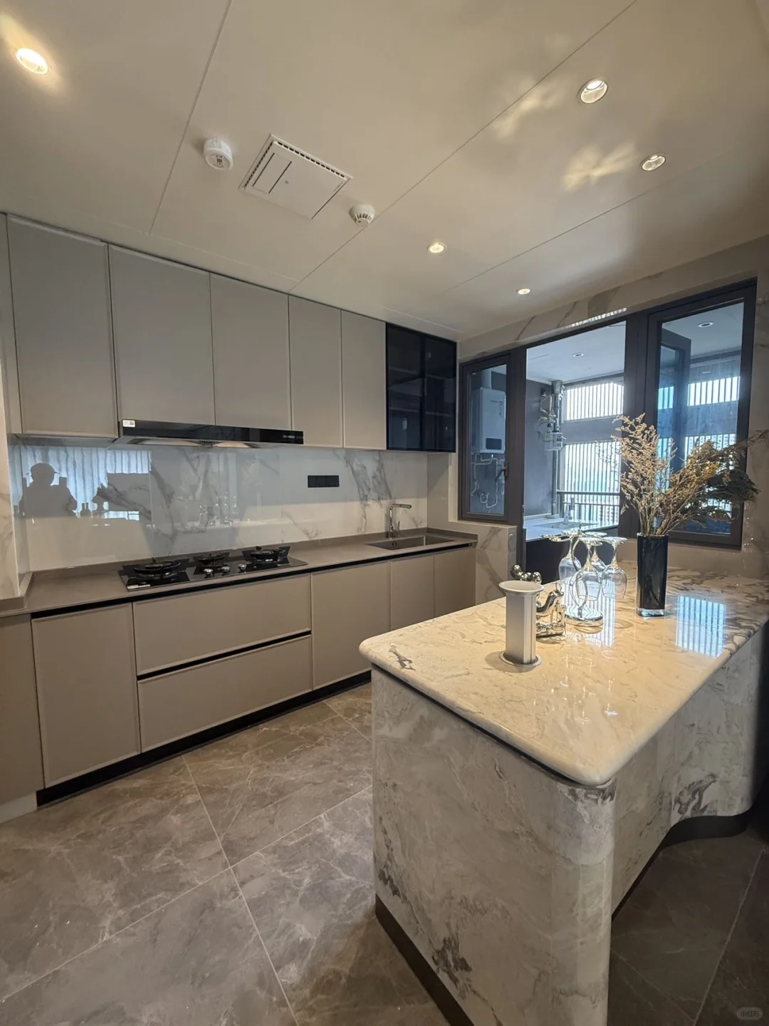 观宸云幕·171㎡现代风4房出租｜智能家居豪装