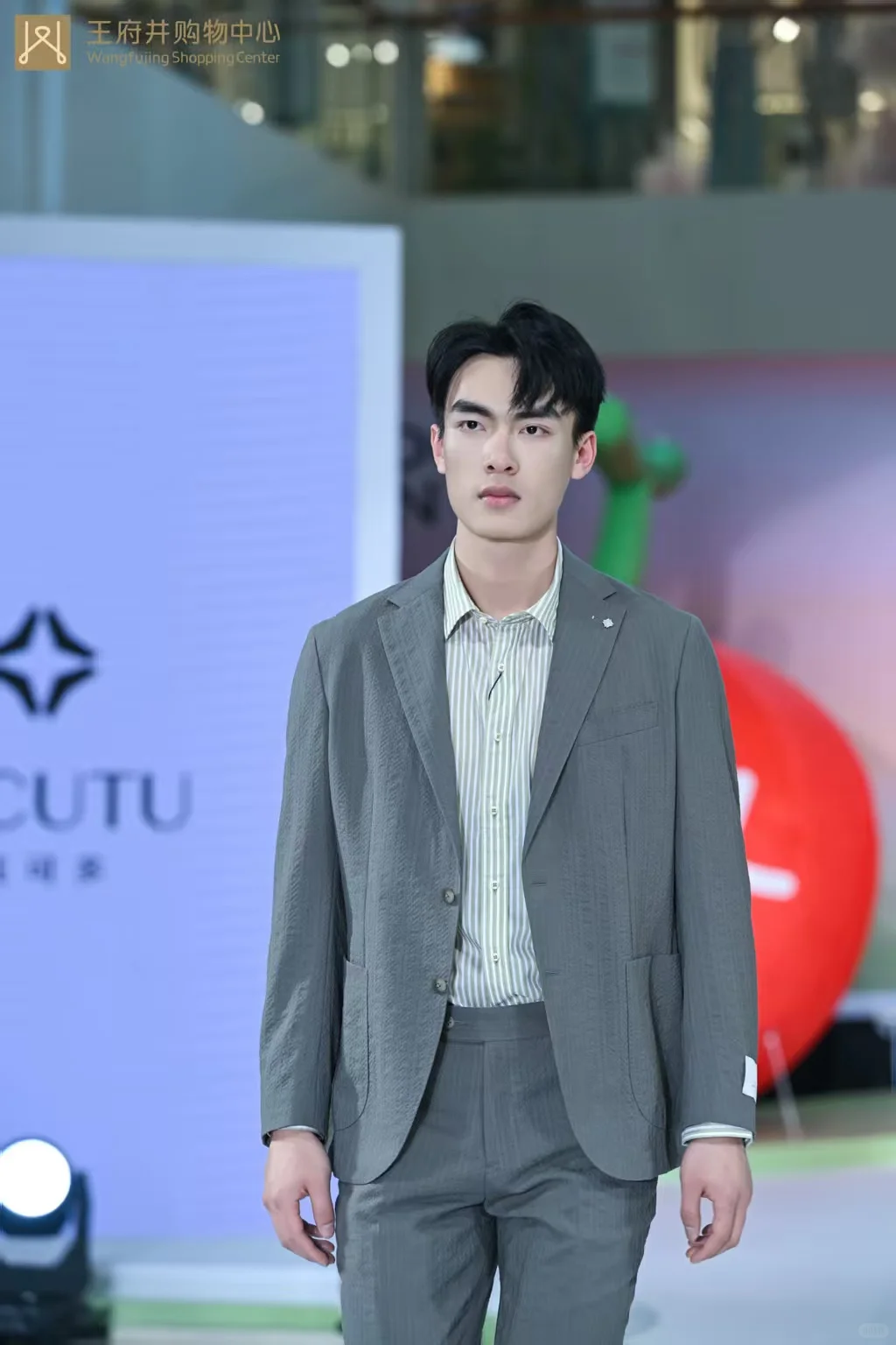 通勤会议双面战袍|高智感穿搭