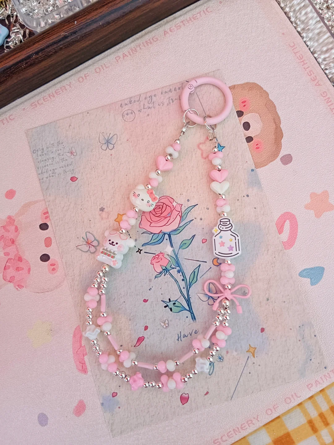 今日是粉色系可爱手机链！