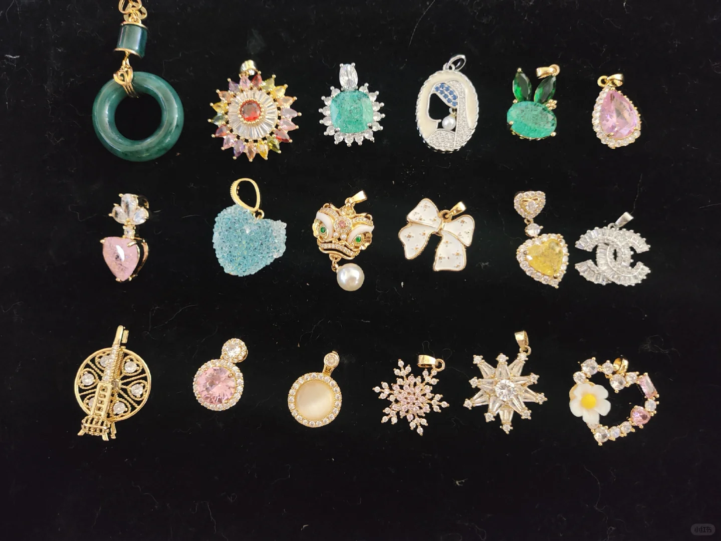 高保色铜合金吊坠清出