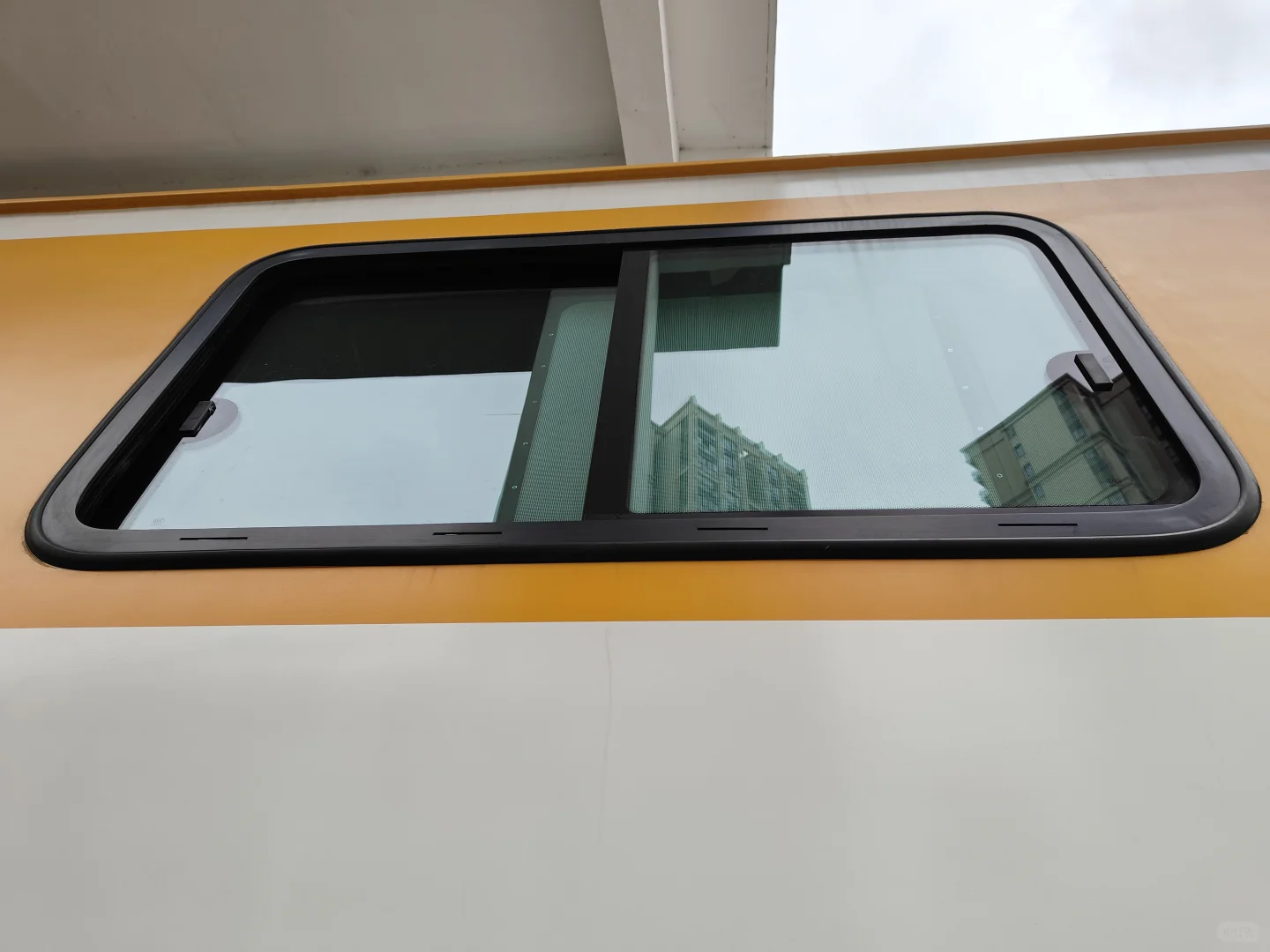 见到火车中好东西了！JW-4G型触网作业车