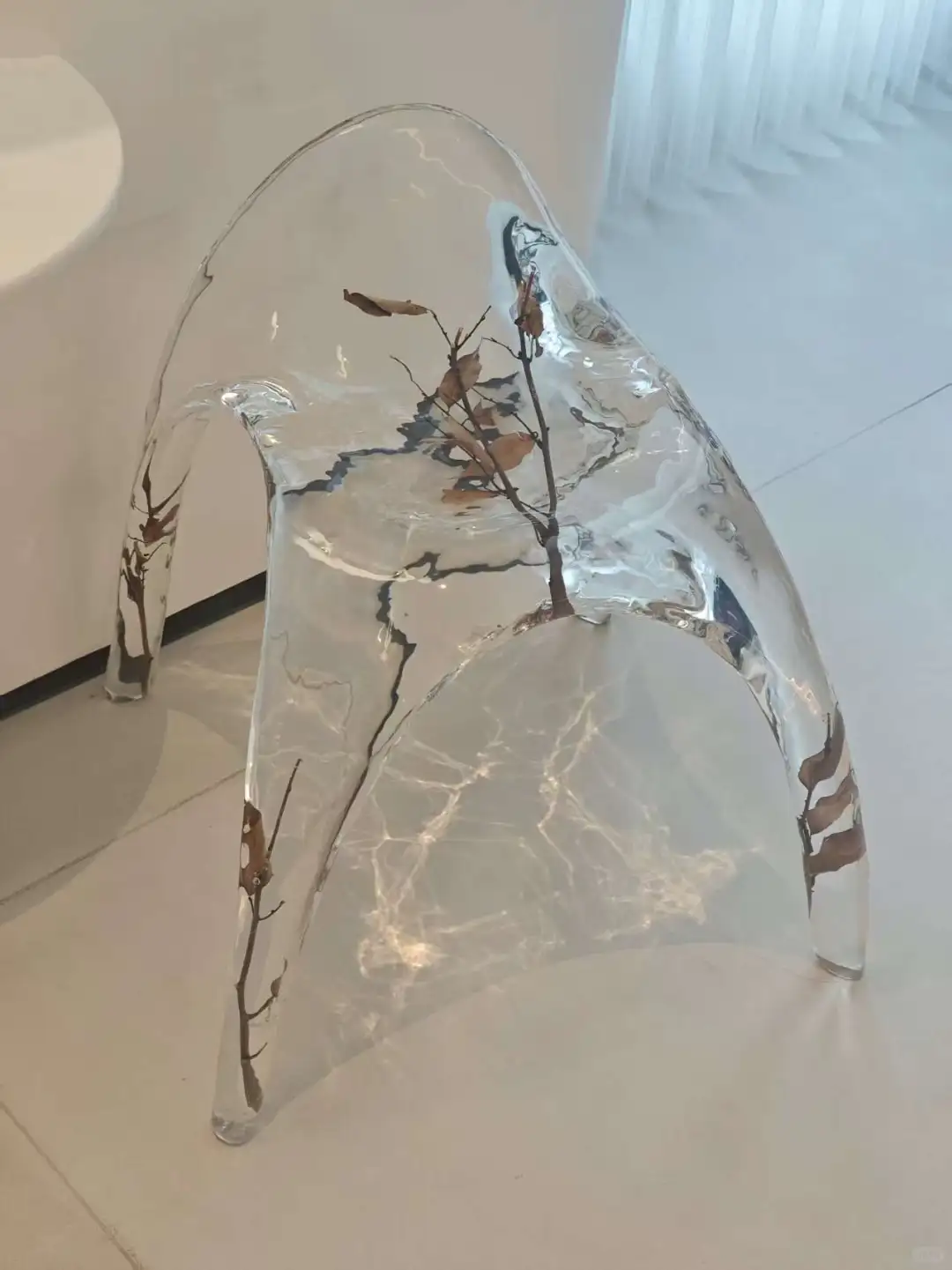 凝固自然的艺术坐具 —— 树脂枯枝花艺凳