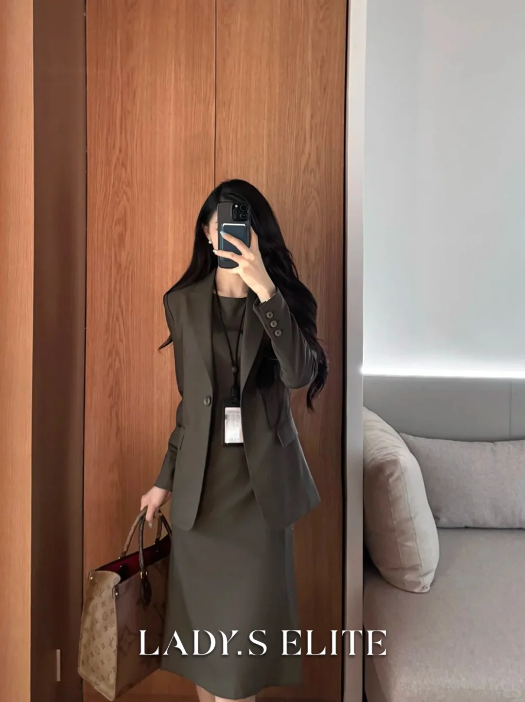 每个职场女性都该拥有一套“战袍”