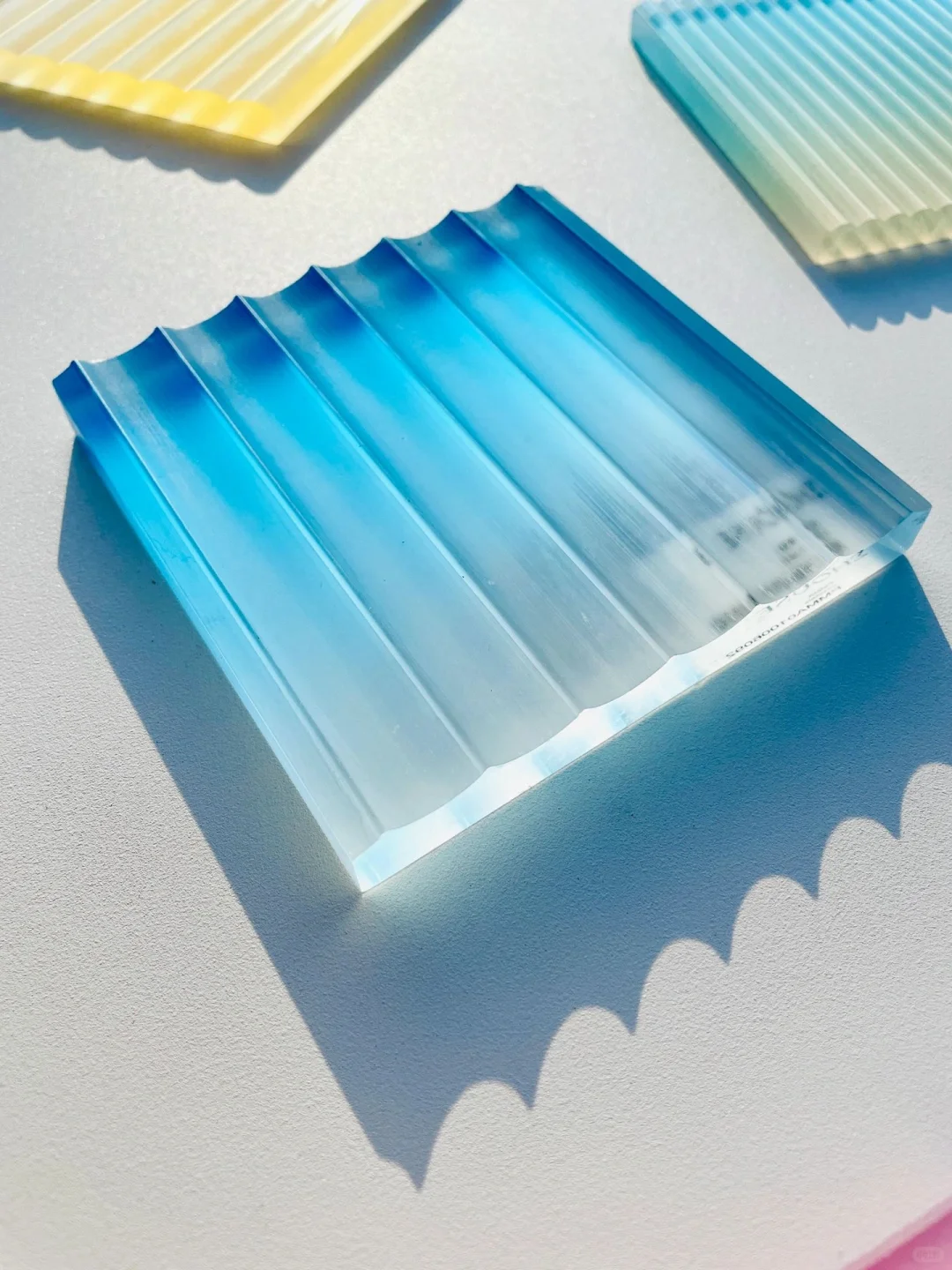 100个设计师99个都爱❕树脂玻璃真的好绝?|