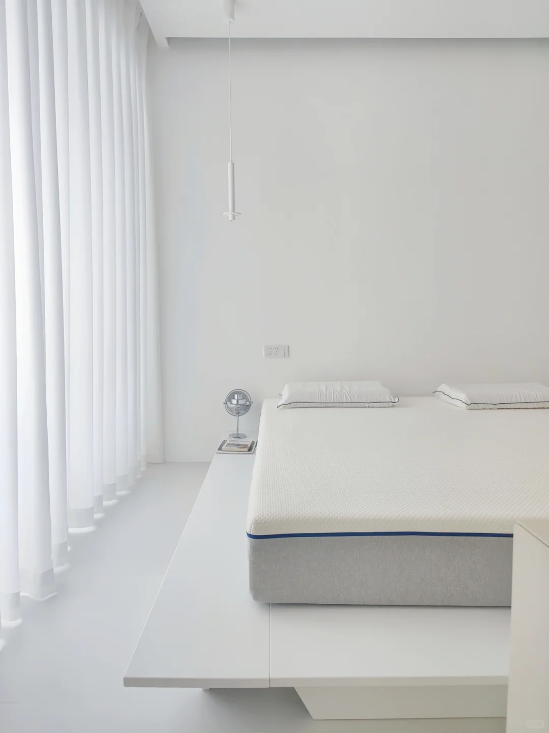 住了两年的卧室仍然空无一物｜简约风