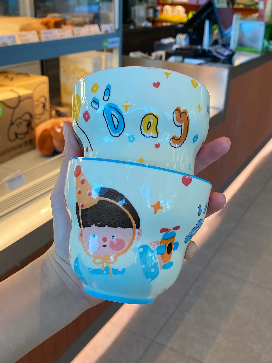 和老板商量后,决定一袋就送杯子!