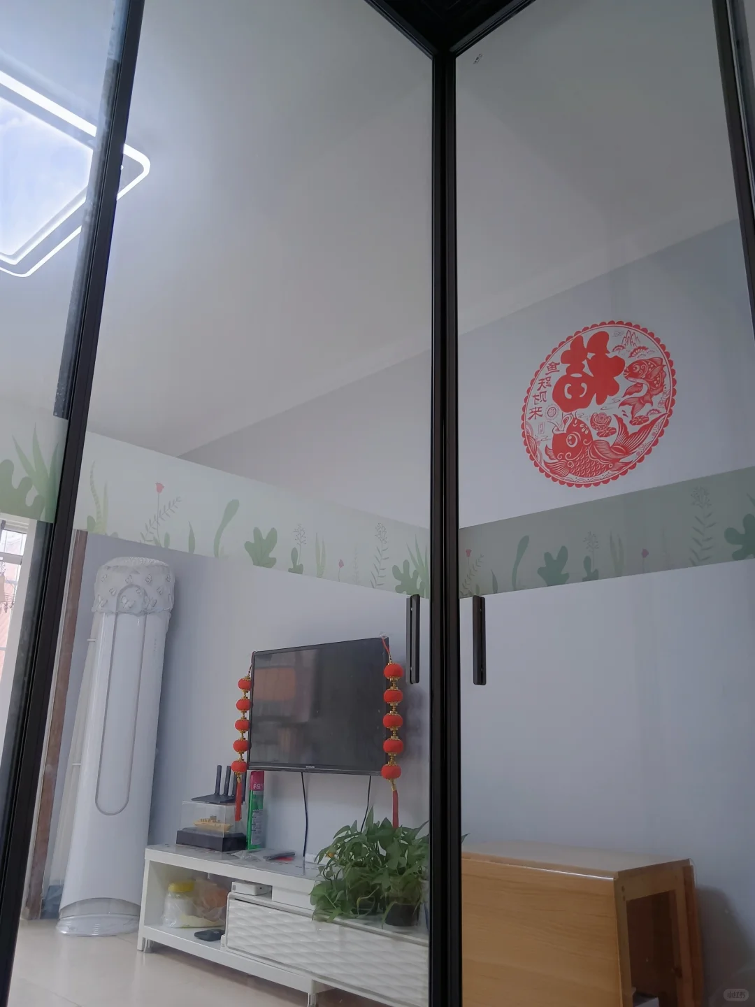 客厅有一间小卧室