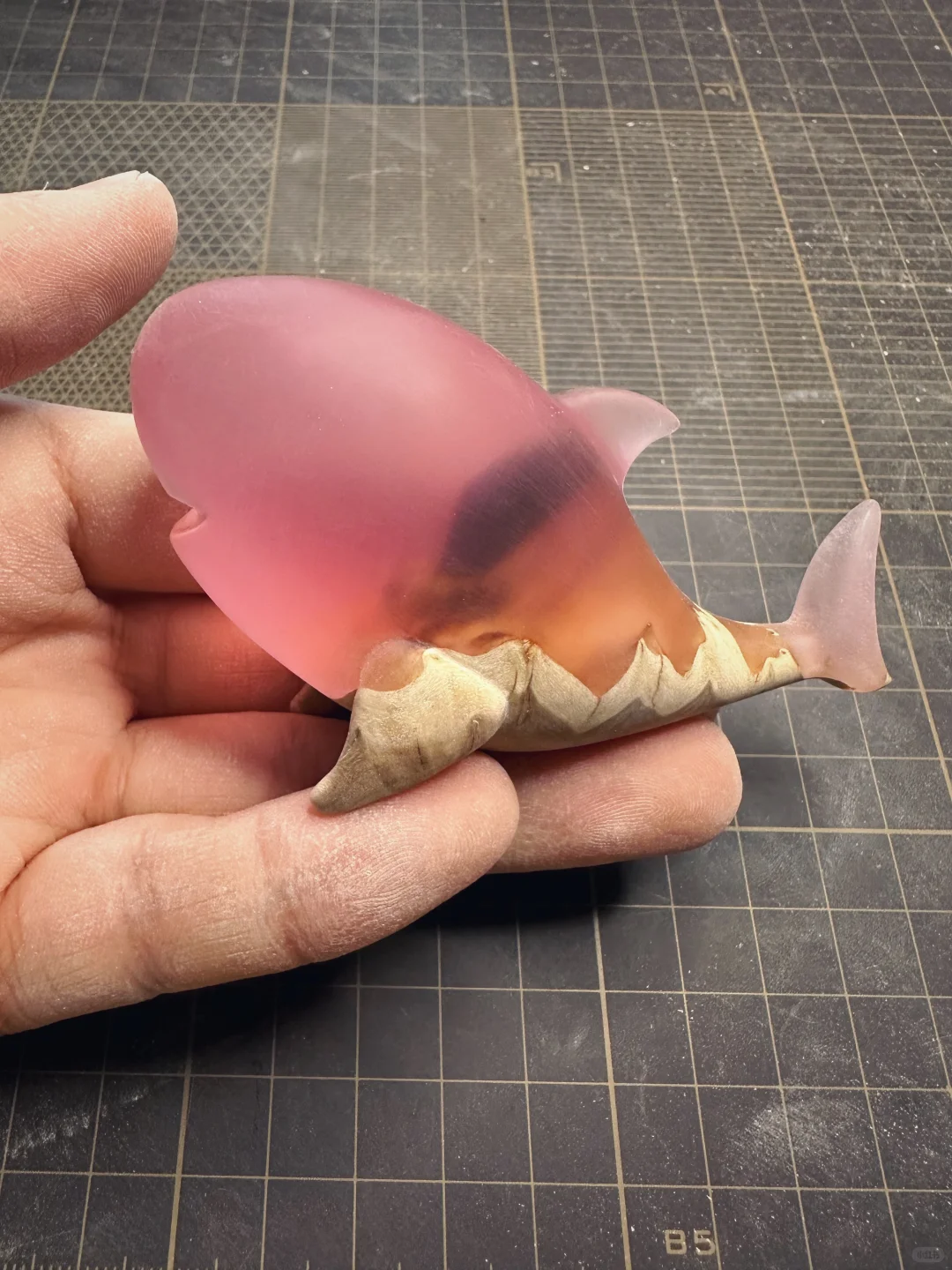 雕了一条呆萌的鲨鲨