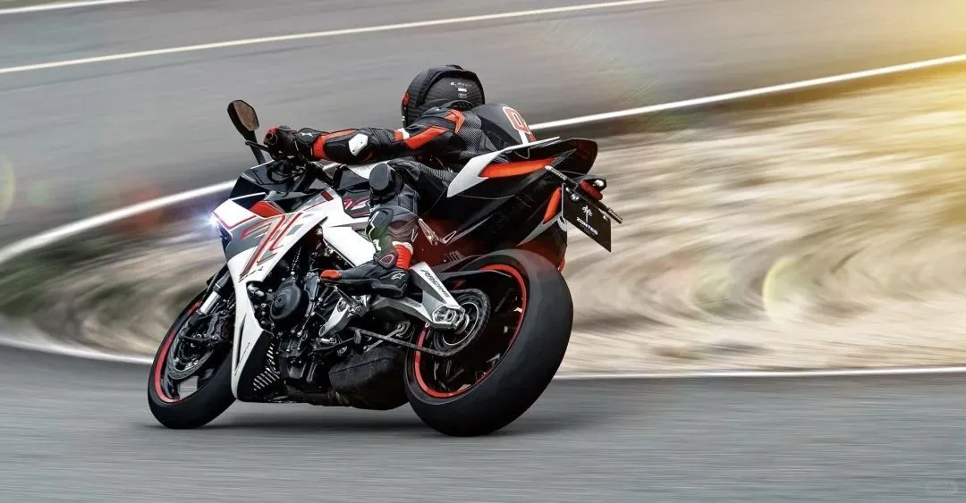 升仕703RR新款亮相 配备电子油门与六轴IMU