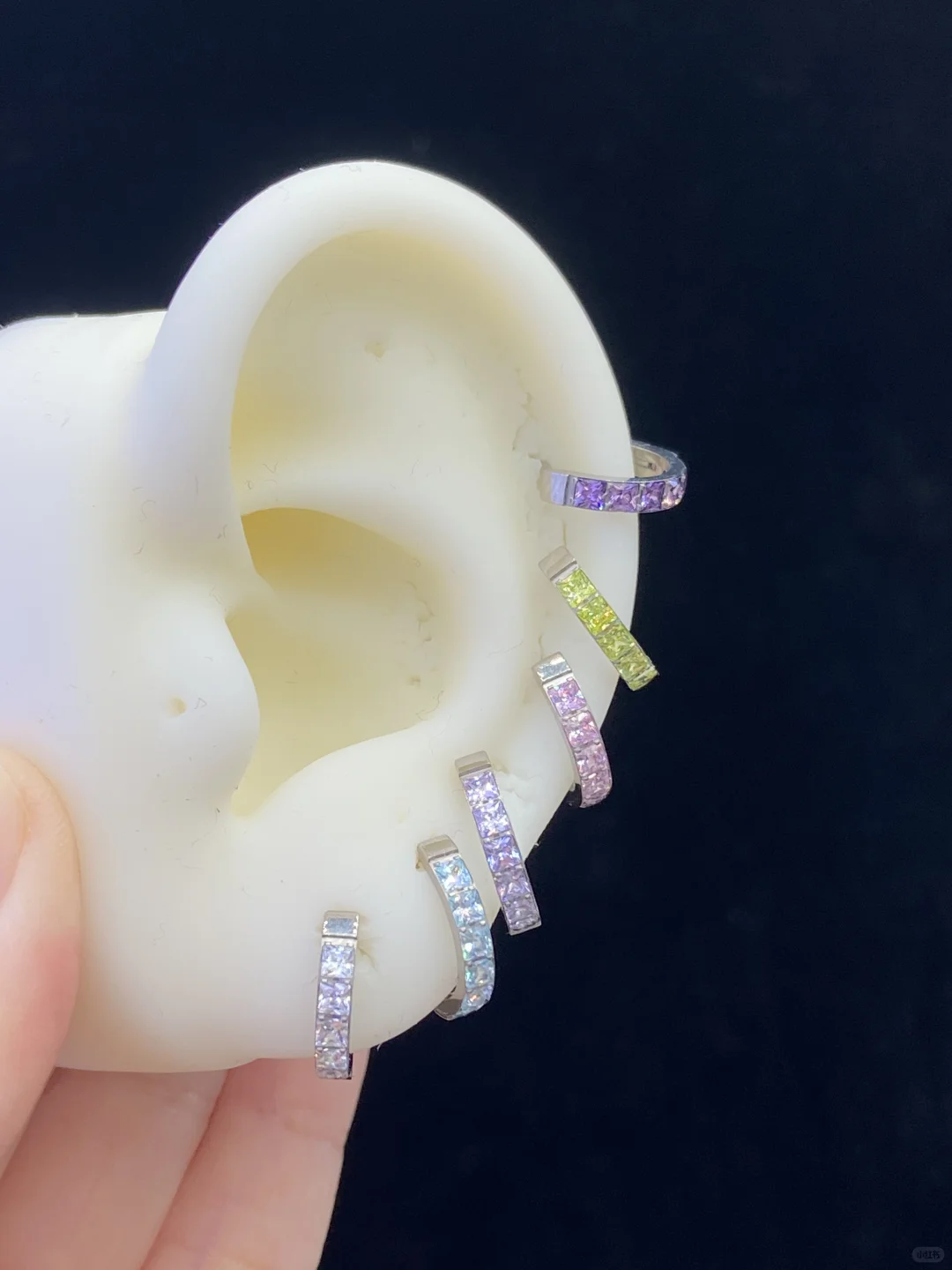 ⋆｡°钛合金彩色耳圈₊˚⟡ ꙳˖