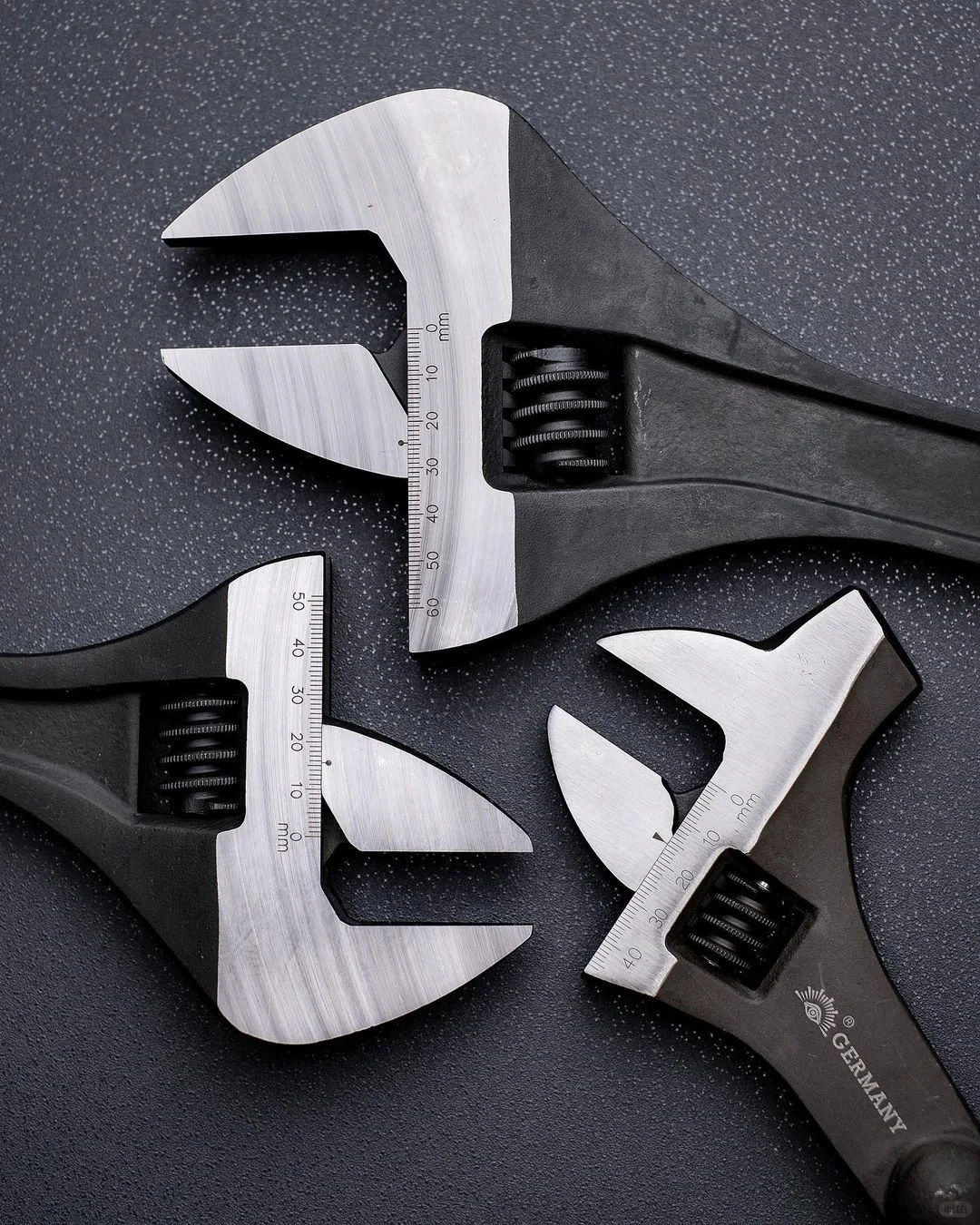 活动扳手:灵活多变的万能工具