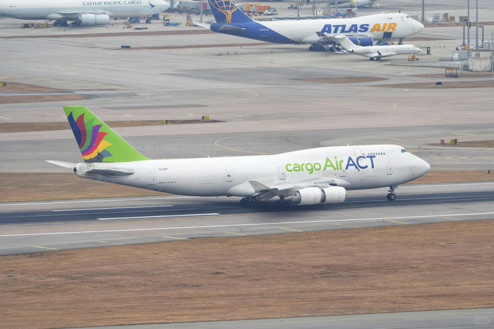 多次易主依旧服役,高龄女王为何经久不衰?