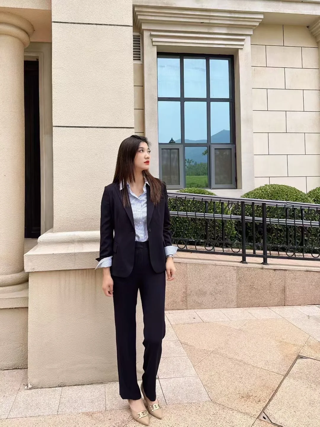 经典、智性、坚毅 对自我的精准预判， 是西装