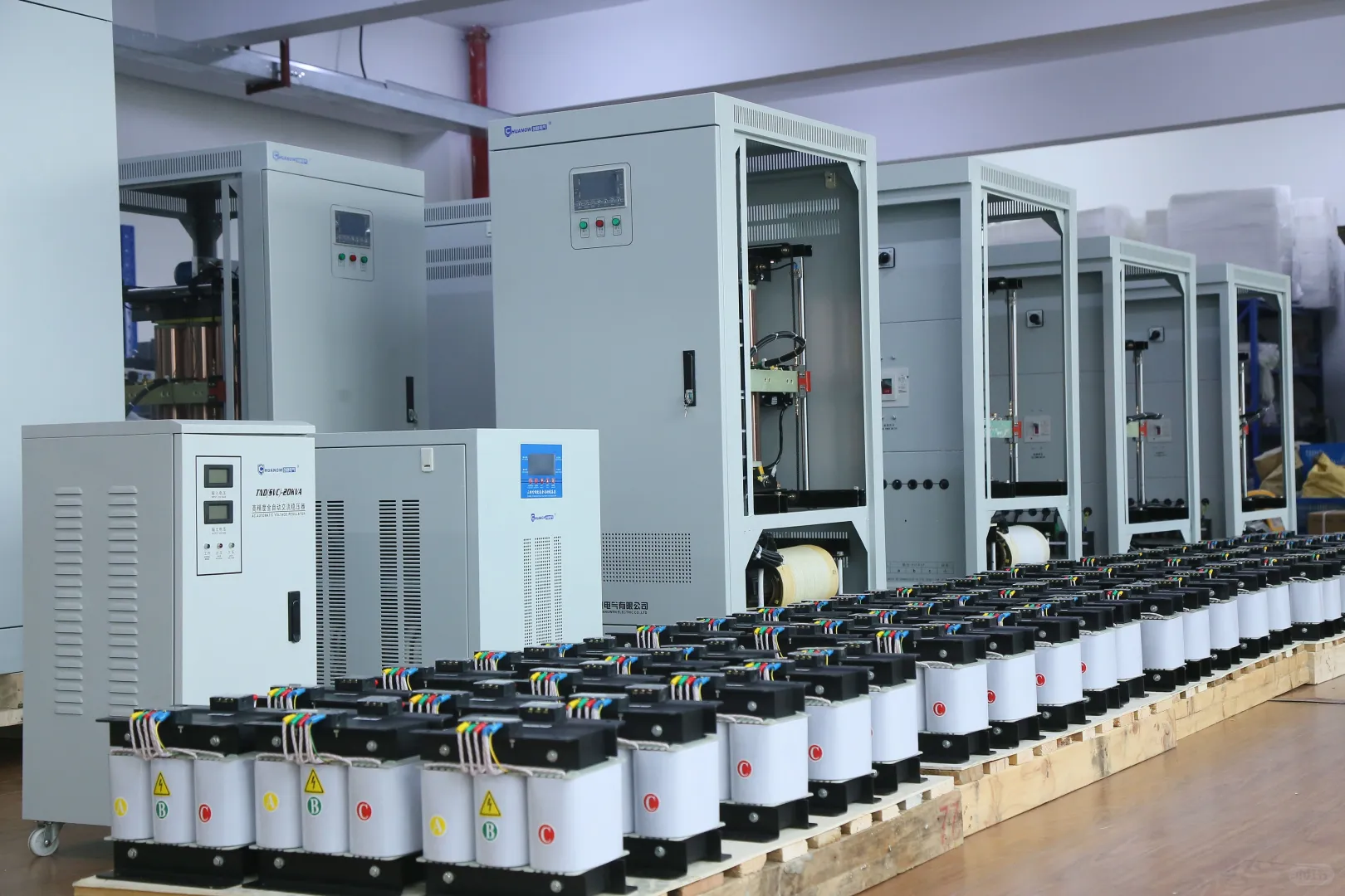 三相电源稳压器多少钱一台