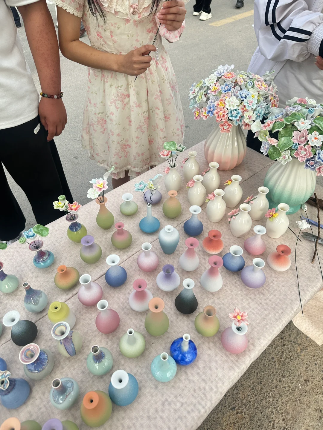 摆摊卖陶瓷花，周末收入1100+?