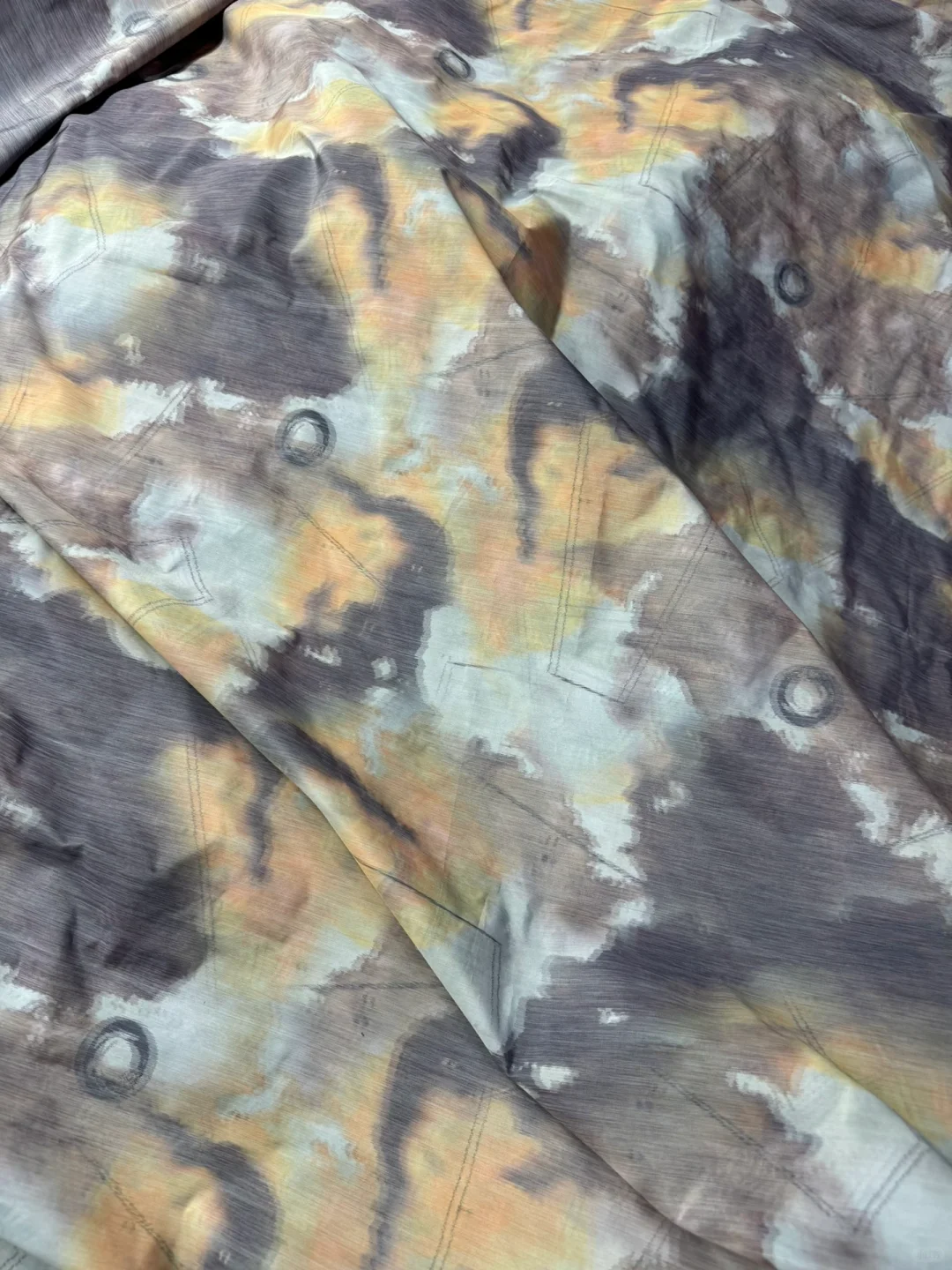 新工艺，新面料，双经轴印花晕染风格开发