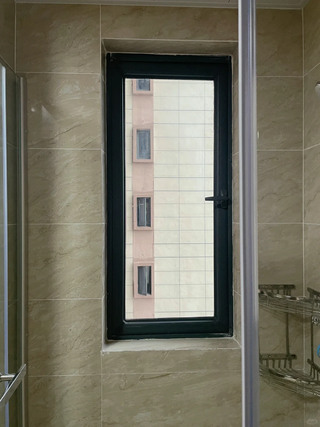 邻居都在问的浴室玻璃贴，好看得藏不住