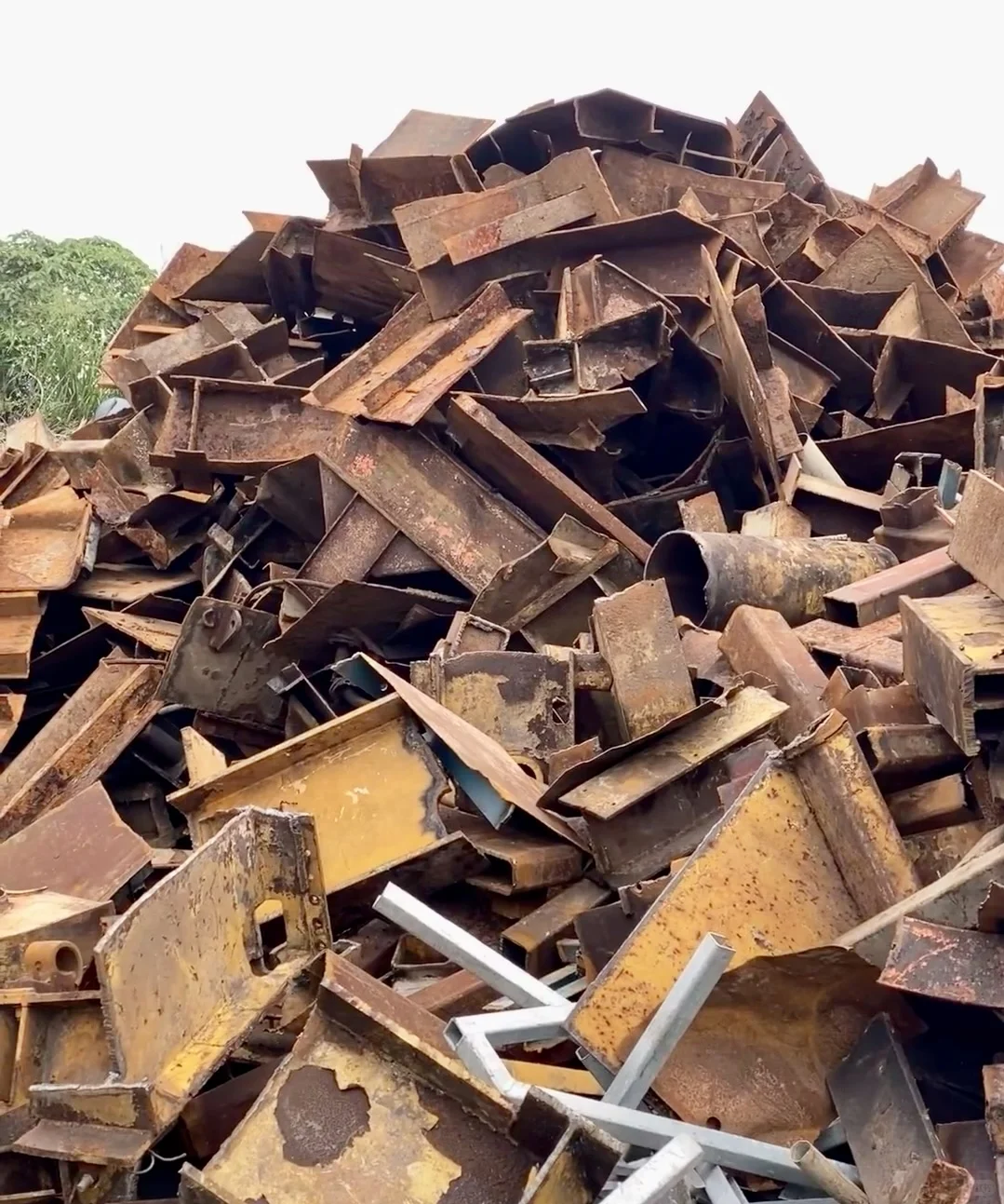 退伍老兵收废铁