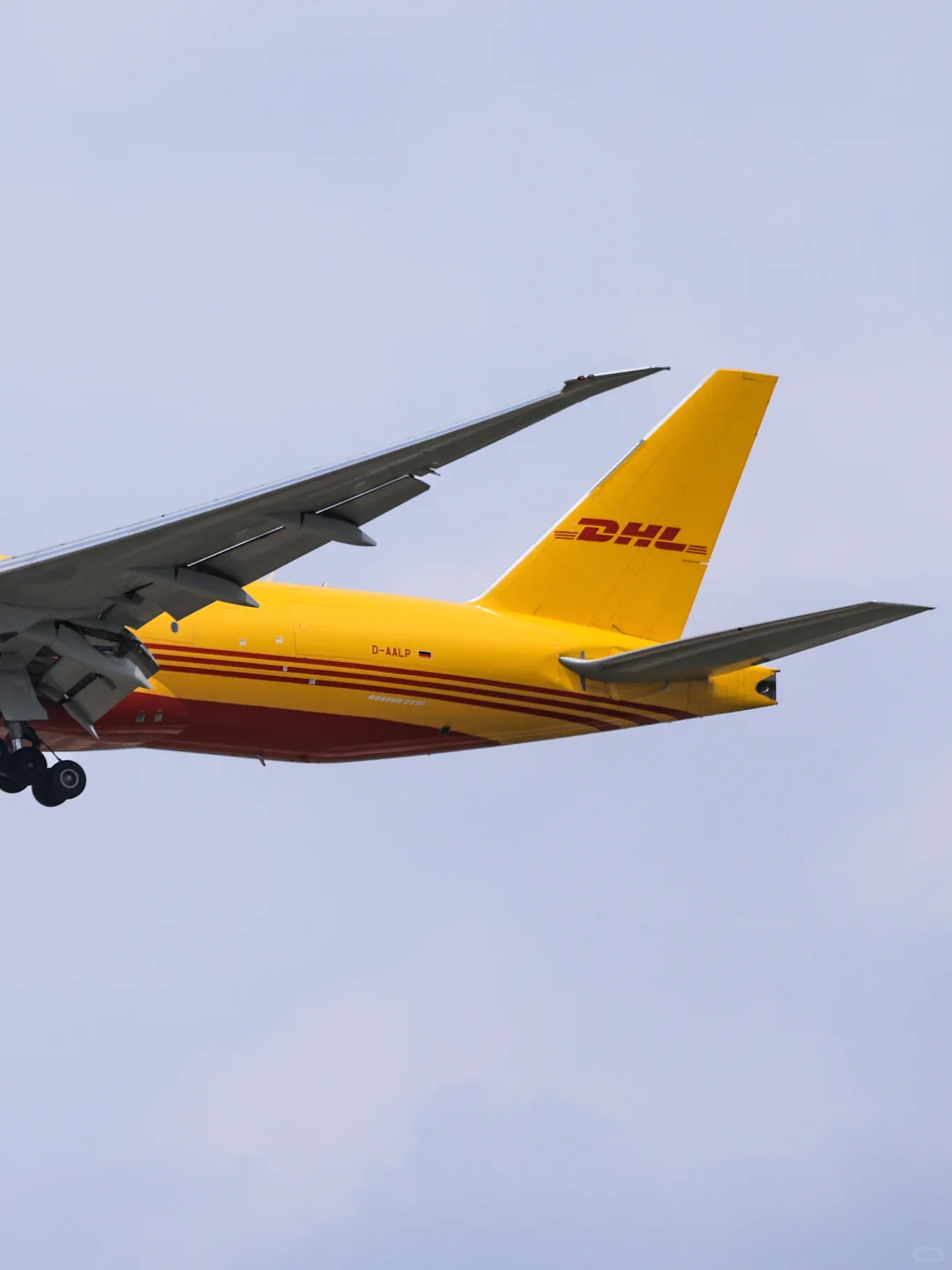 关键时刻出了光：AeroLogic的DHL B777F