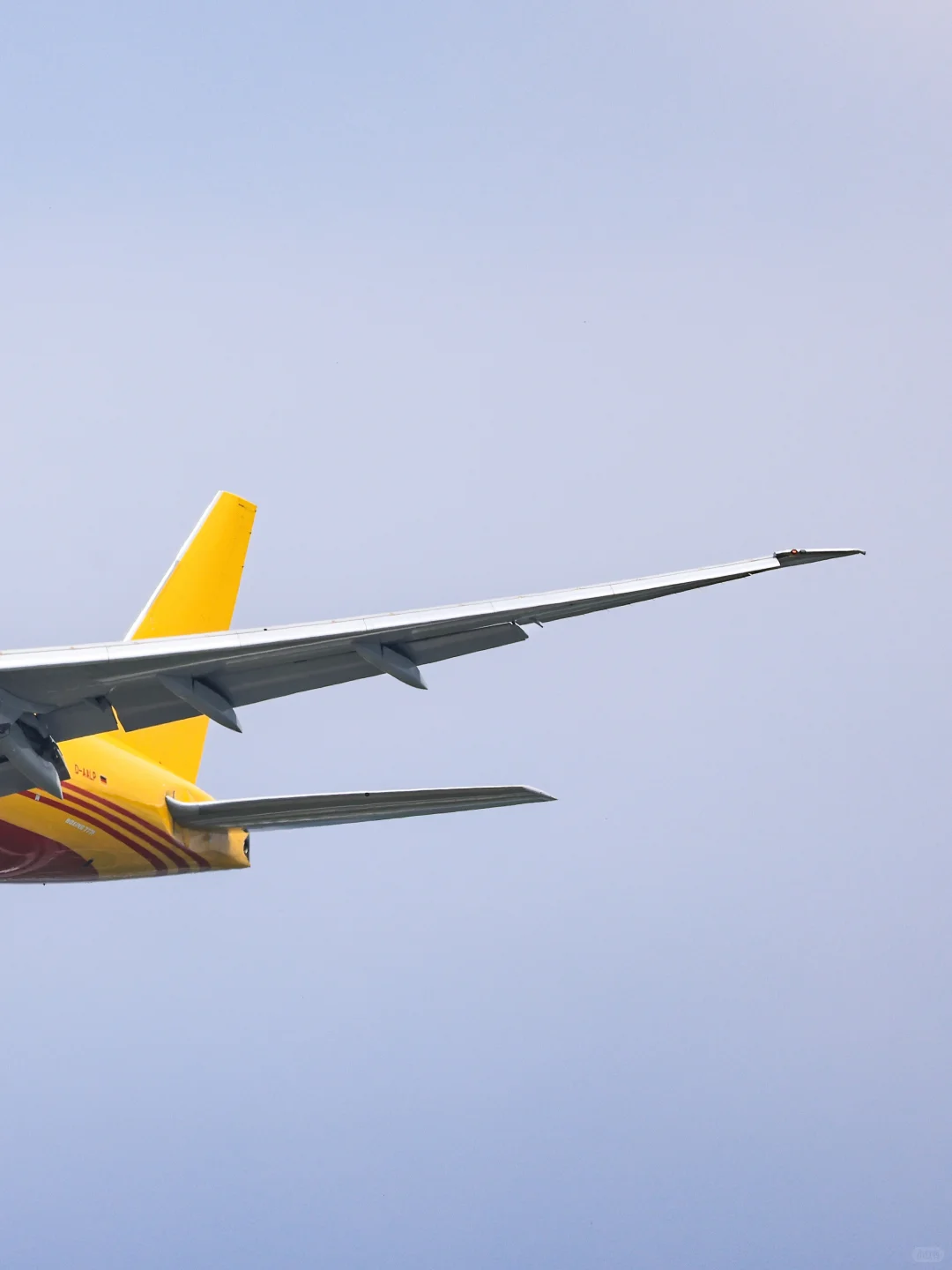 关键时刻出了光：AeroLogic的DHL B777F