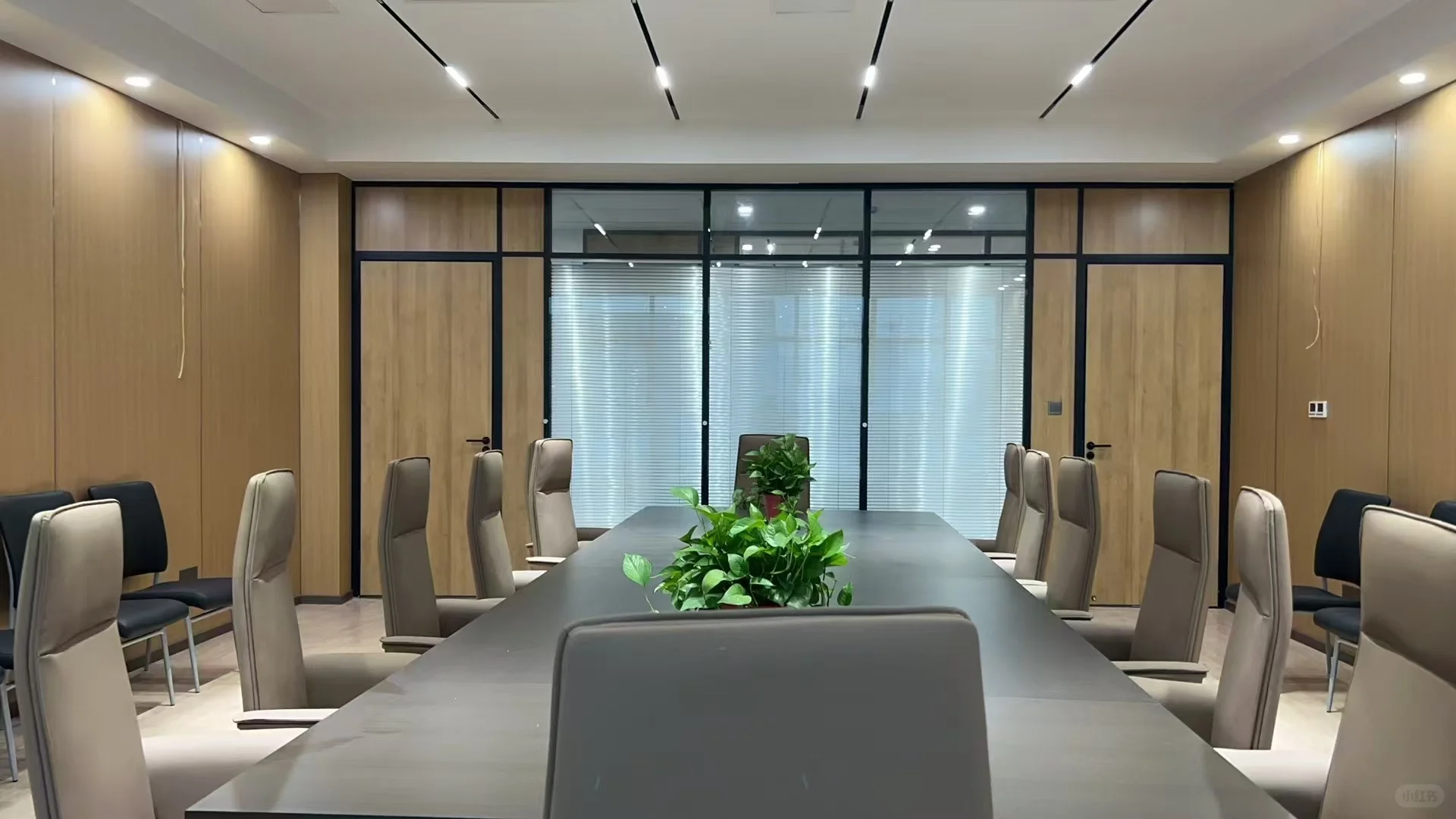 办公——双玻百叶隔断