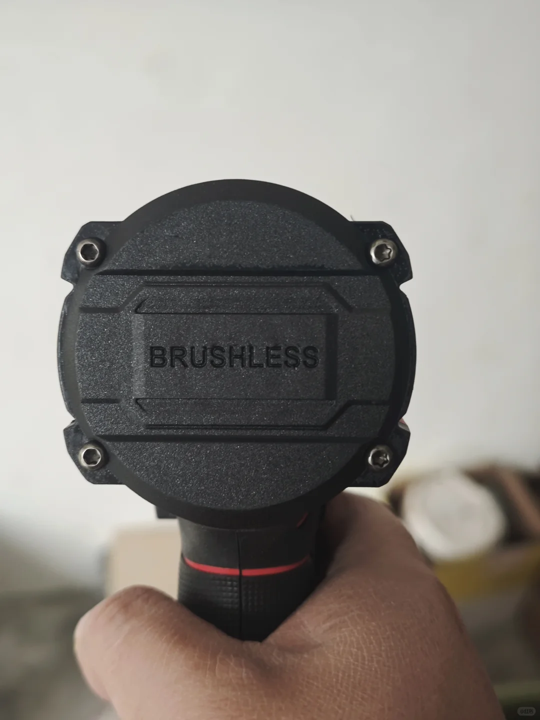 拥有一堆工具后又新入了电动扳手