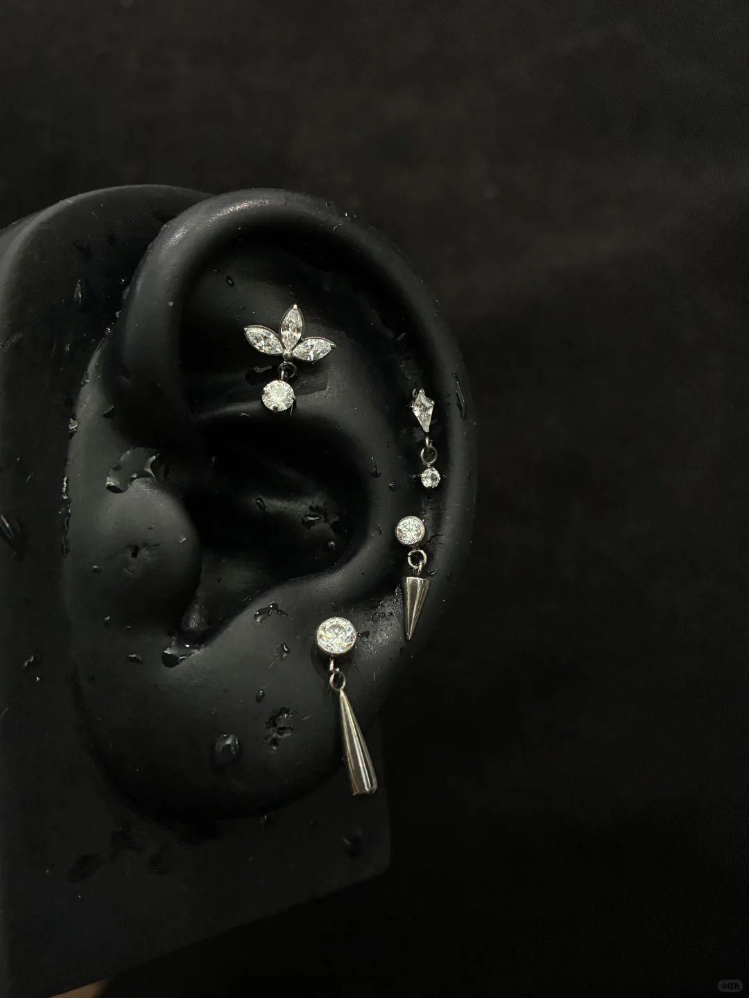 啊啊好看鼠了！！钛合金好看不易撞款的耳坠✨