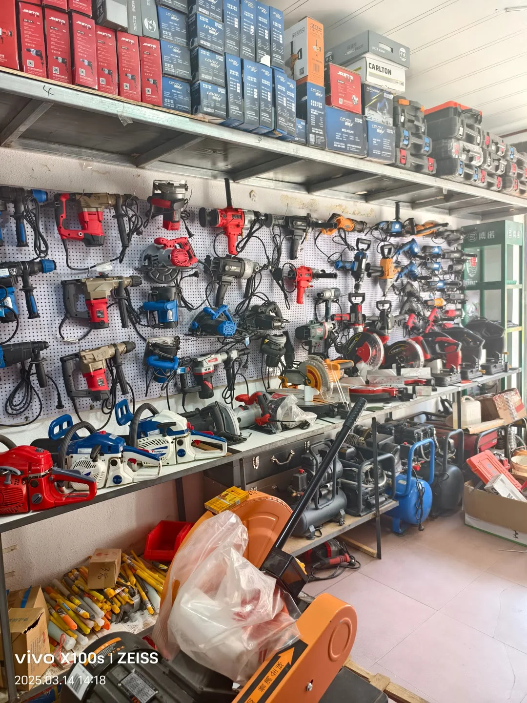 各类五金工具，电动工具批发，欢迎咨询