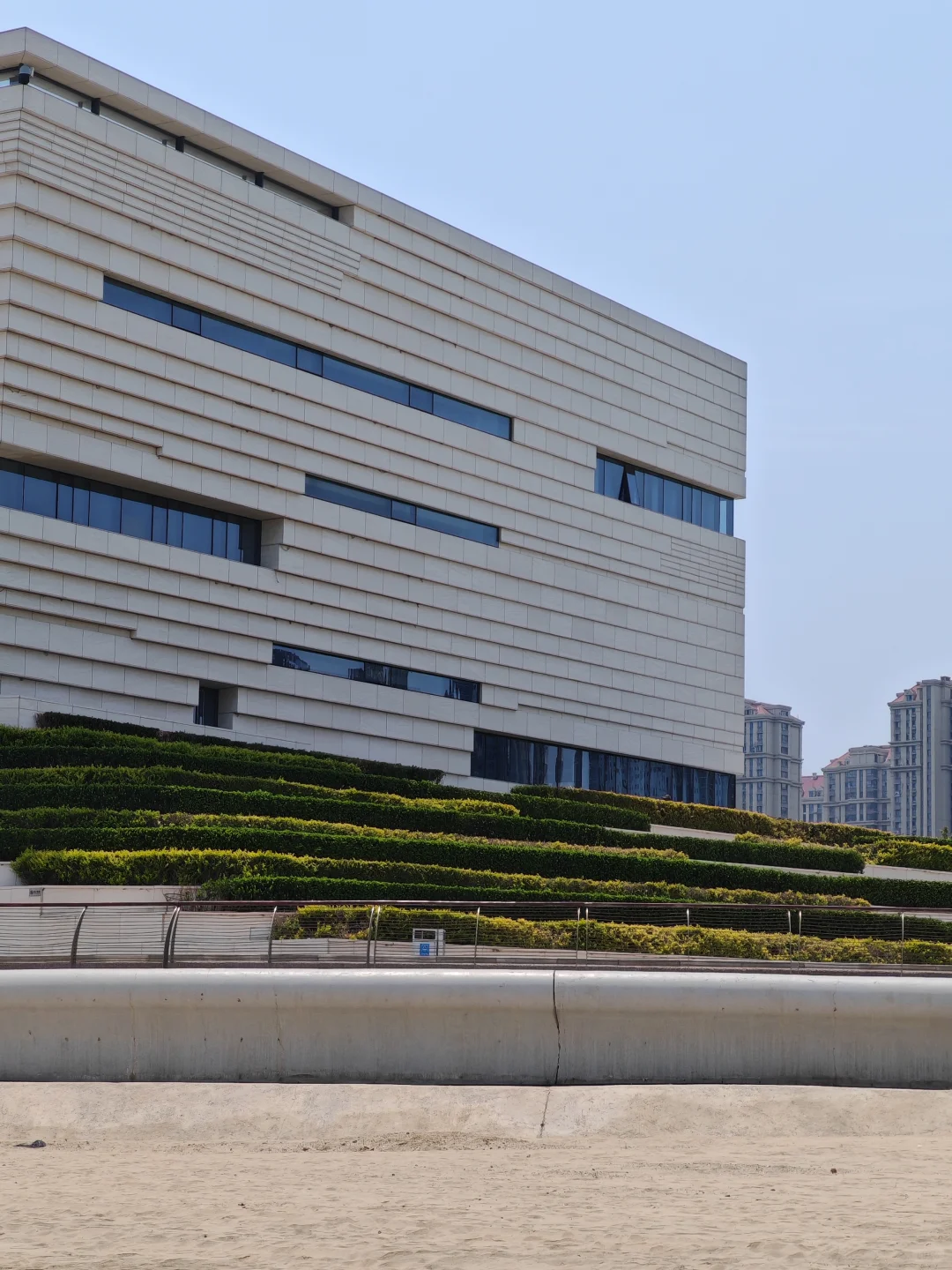 建在海边的研发中心，是浪费还是浪漫？