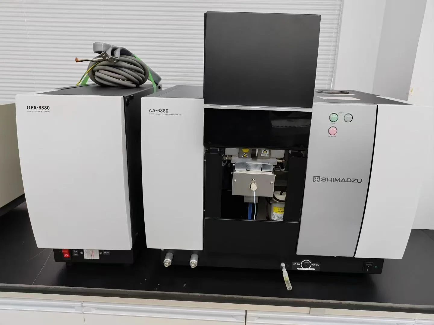 我的实验室「电子新娘」：岛津6880