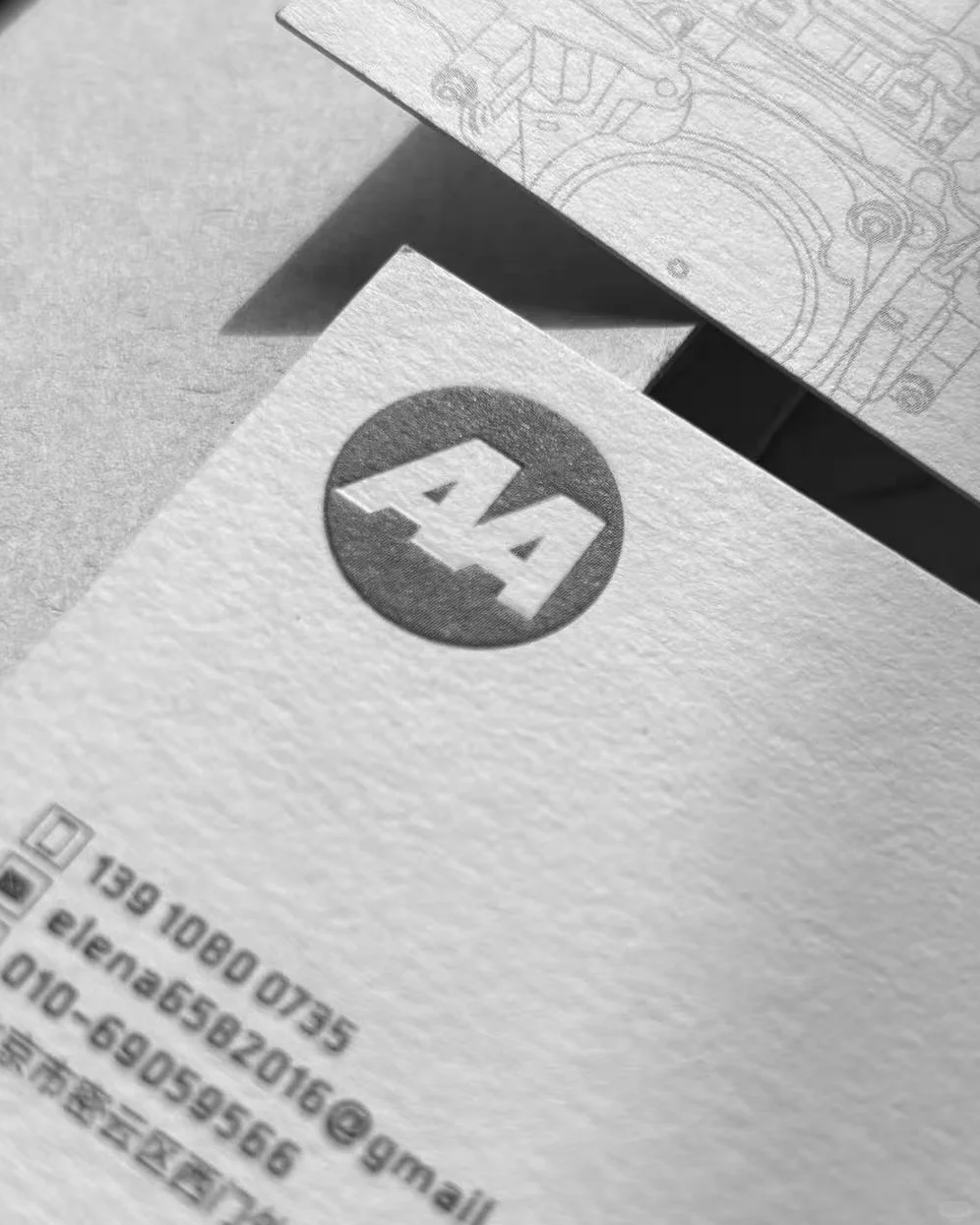 个性张扬，棉纸凹凸工艺名片让品牌更出众