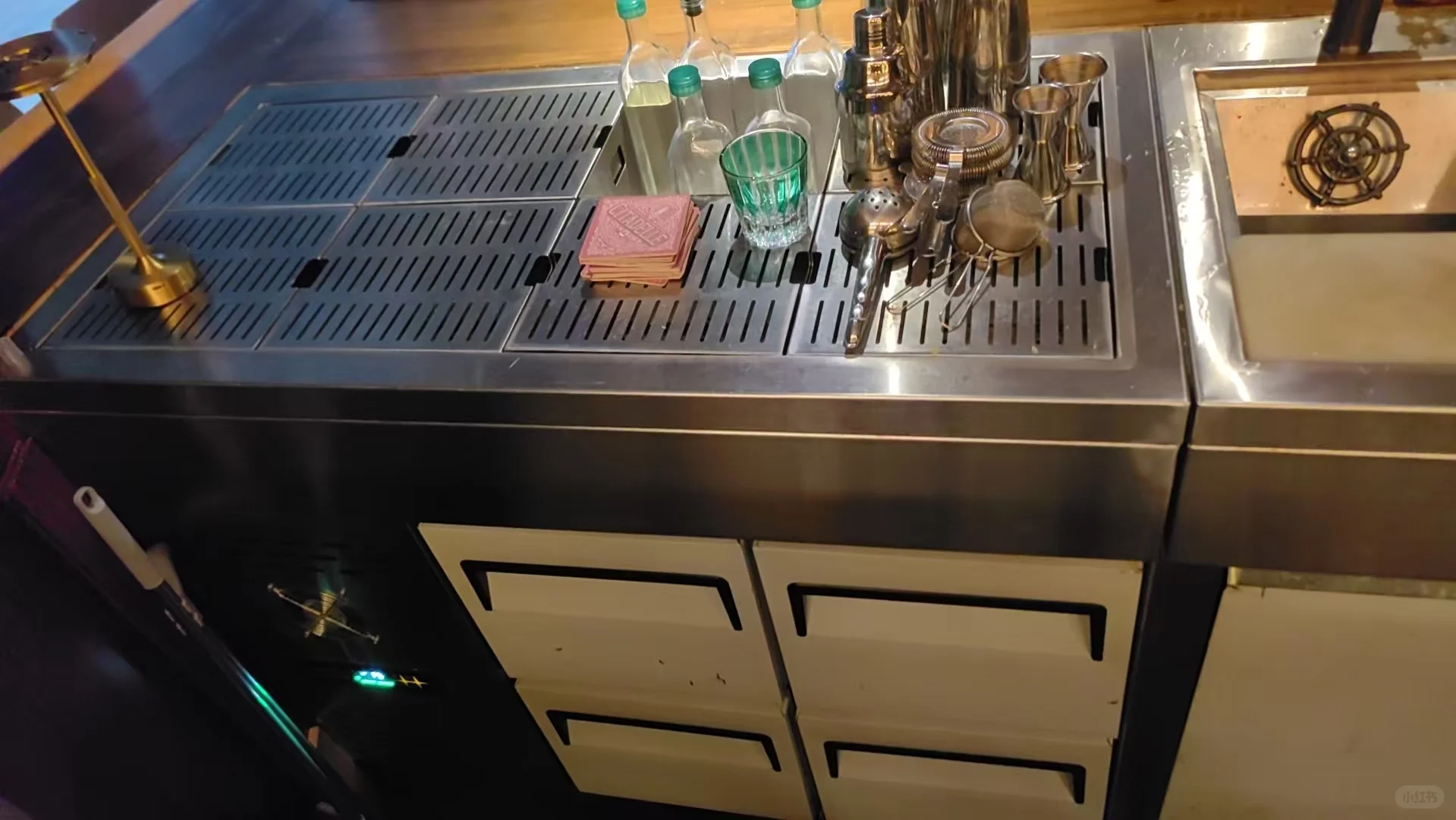 不锈钢调酒工作站的落地效果