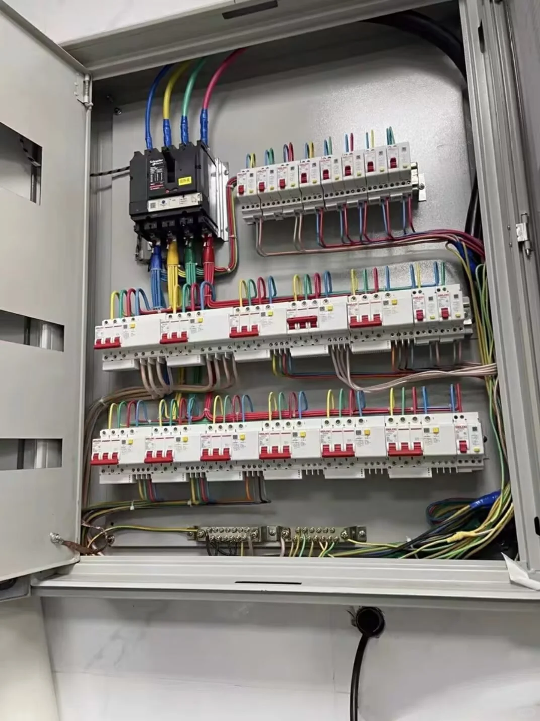 徐汇区上门电工电路跳闸短路维修 全市上门