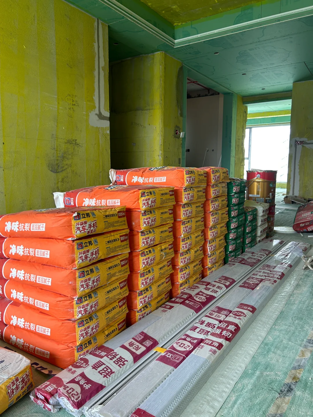 腻子粉材料一到，油漆工吓跑了?