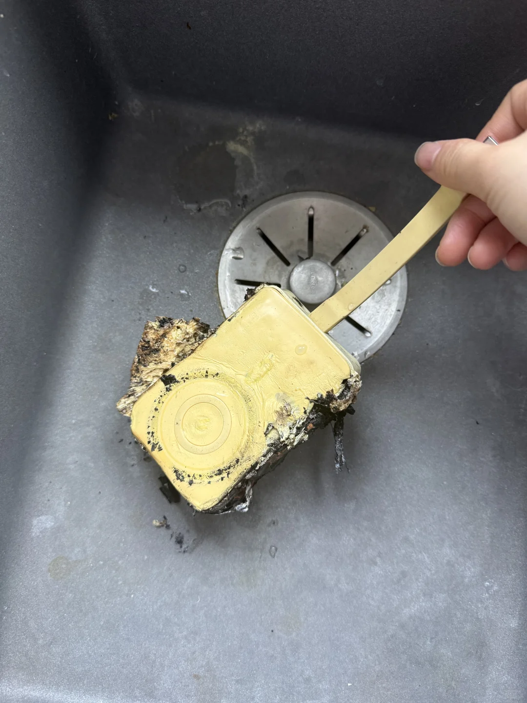 凌晨1点半，我的罗马仕充电宝爆炸了