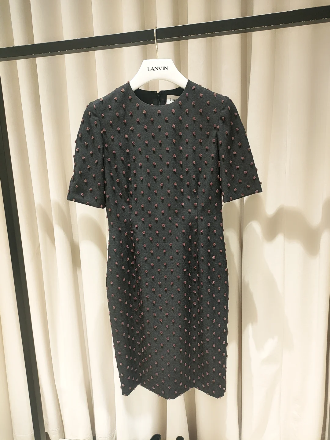 浪凡连衣裙，超级修身，表面有绒绒的非常有