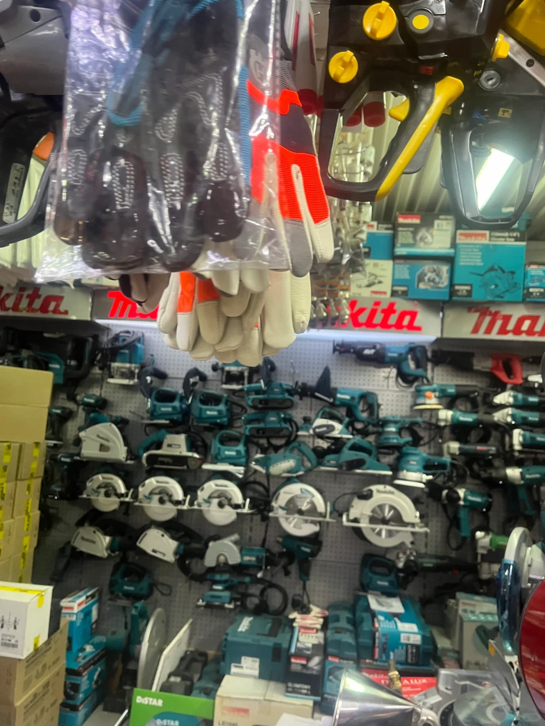 ?莫斯科五金工具市场|陪逛市场