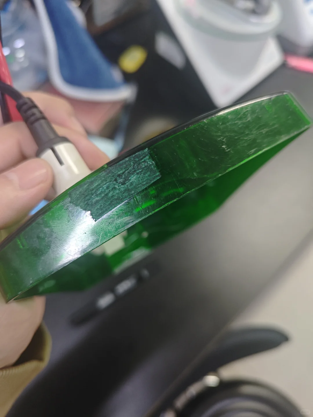 电泳槽盖子破破烂烂，总有人缝缝补补