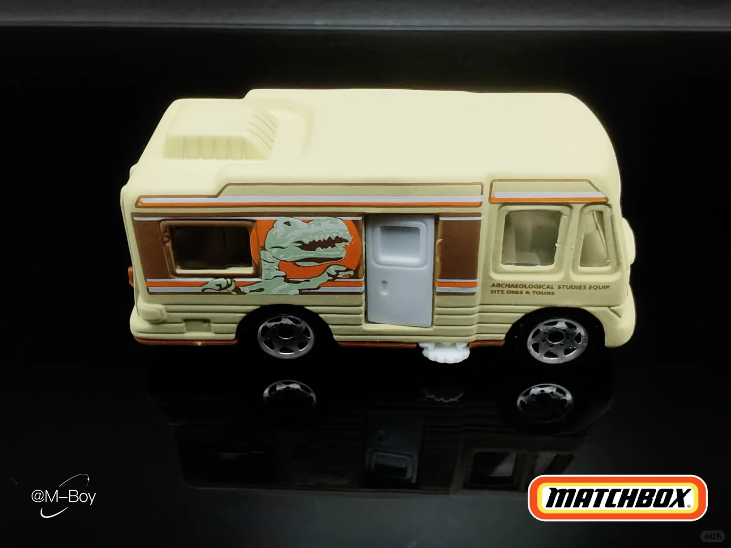 开着小车去考古,火柴盒原创露营卡车