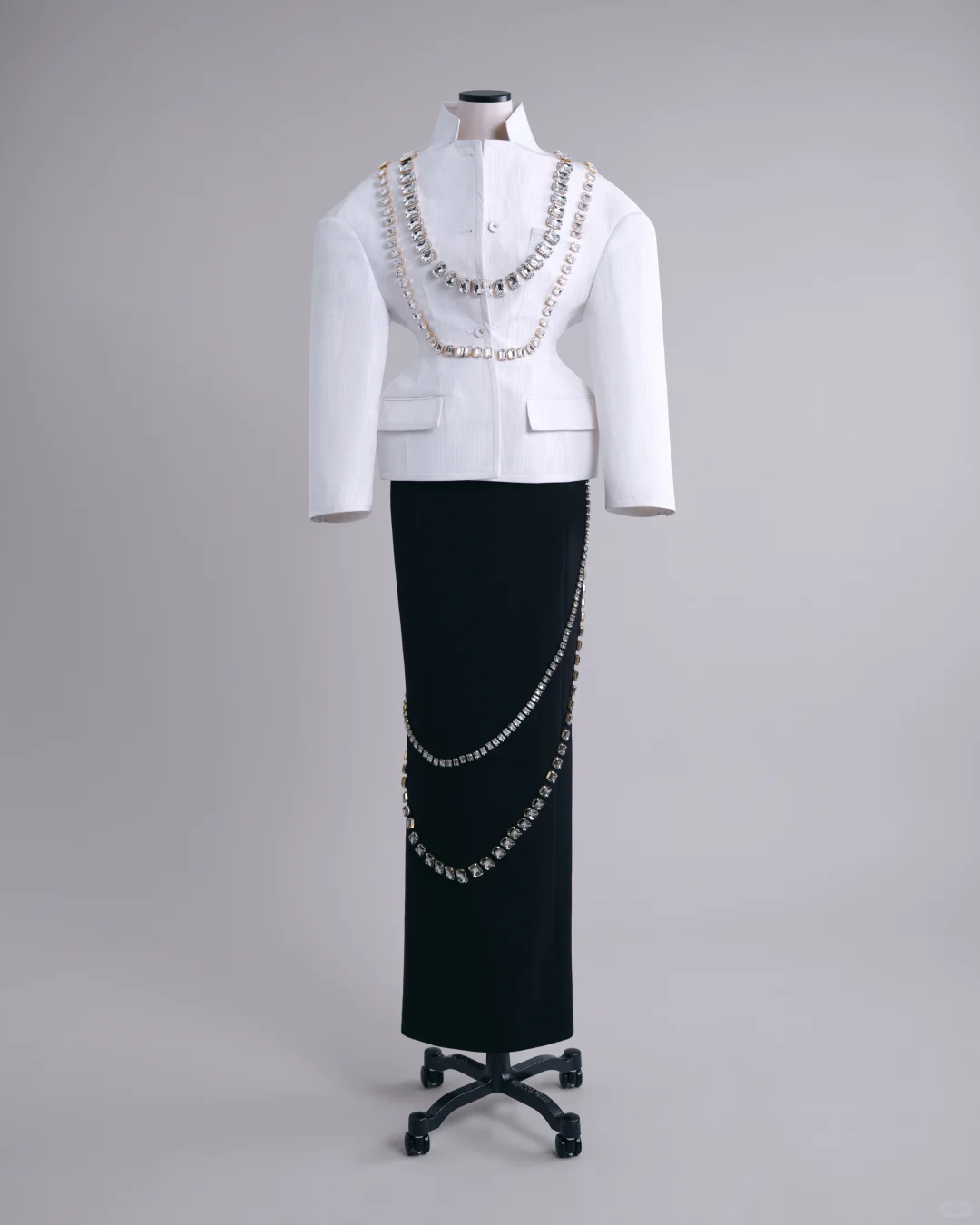 ... teyana ... 量身定制的优雅 ...