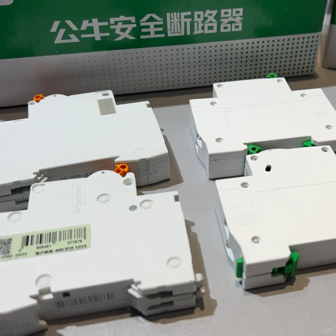 静态对比公牛VS施耐德断路器