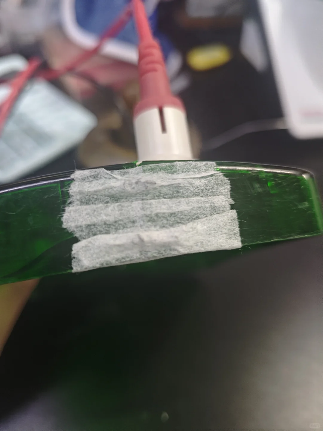 电泳槽盖子破破烂烂，总有人缝缝补补