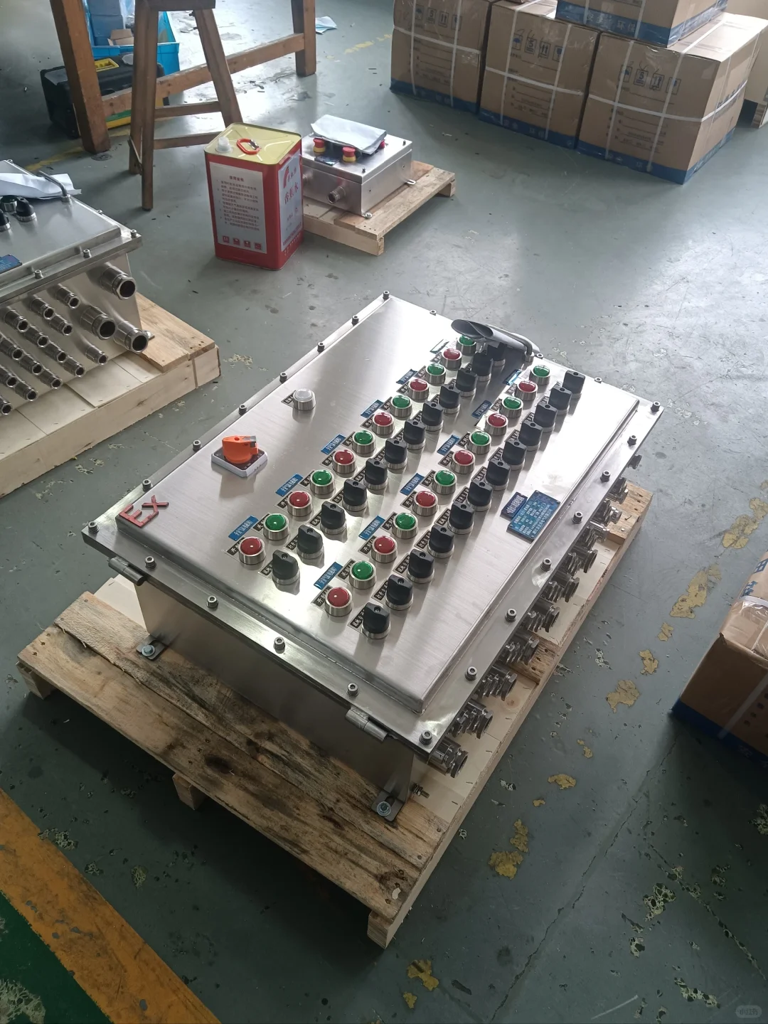 304不锈钢防爆箱